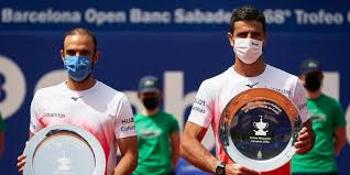 Cabal y farah cayeron así en su intento de defender el título que conquistaron. Cabal Y Farah Campeones Del Barcelona Open Ganaron La Final Por 6 4 Y 6 2 Fuera Del Futbol Futbolred
