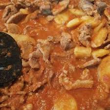 Bistec En Salsa Roja Receta Bisteck Con Papas En Salsa De Tomate Receta Bistec Con Papas Recetas Con Tomate Bistec En Salsa