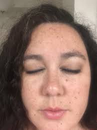 The color against that skin is everything 😍