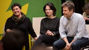 Annalena charlotte alma baerbock ist am 15. Portrat Anja Piel Und Annalena Baerbock Wetteifern Um Grunen Parteivorsitz Augsburger Allgemeine