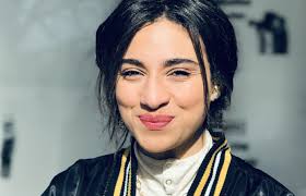 Bienvenue sur le site officiel de camélia ! Cinema Musique Theatre Sur Tous Les Fronts Camelia Jordana Repete Actuellement A La Comedie De Caen Liberte Caen