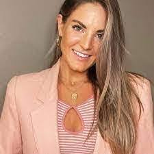 Gretchen Dobbs's Instagram, Twitter & Facebook