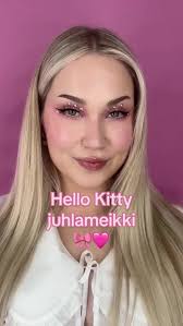 Hello Kitty 50-vuotisjuhlameikki essencellä