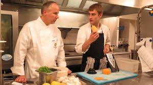 Gwendal briant lors du concours du meilleur apprenti cuisinier de france. Le Meilleur Apprenti Cuisinier De France Travaille T Il Au 407