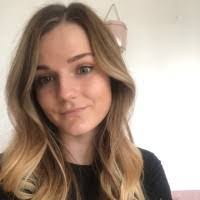 Robyn Higginson's Instagram, Twitter & Facebook