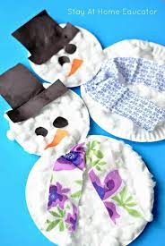 Christmas crafts for 2 year olds. 12 Super Easy Christmas Crafts For Toddlers Ages 2 To 3 Years Old