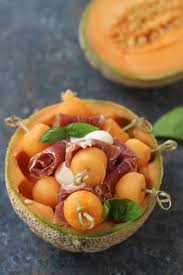 Maybe you would like to learn more about one of these? Spiedini Di Melone E Prosciutto Crudo Finger Food Pronto In 5 Minuti Cibo Che Passione