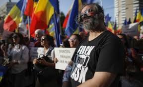 Manifestantii au plecat din piata victoriei scandand „justitie, nu coruptie. Protest Masiv In PiaÅ£a Victoriei De La Ora 20 Peste 8 000 Din AngajaÅ£ii Din Industria Horeca Au AnunÈ›at CÄƒ ParticipÄƒ Stiri Pe Surse Cele Mai Noi Stiri