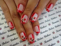 69 Fotos De Unhas Decoradas Com Esmalte Vermelho Quando fazer unhas vermelhas decoradas é importante tomar alguns cuidados para não exagerar nos desenhos deixando a unha carregada. de unhas decoradas com esmalte vermelho