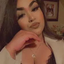 Stream Leslie Sanchez 12 music