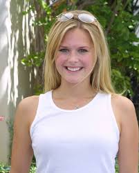Maggie Lawson - Free pics, galleries & more at Babepedia