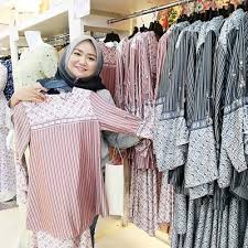 Layaknya busana umumnya, tren baju muslim selalu ada yang baru. Jakel Mall Melancarkan Koleksi Baju Raya 2019 Bersama Duta Jakel Jakelstore My