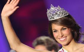 L'ancienne reine de beauté a même passé une nuit très éprouvante comme elle l'a expliqué à ses. Laury Thilleman Is Miss France 2010 Emirates24 7