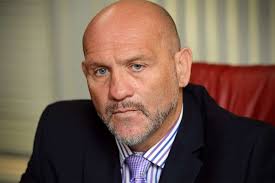 Pettingill leaves bank post