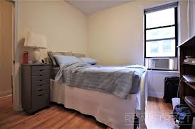Browse photos of 29 3 bedroom apartments for rent in park slope by using detailed search filters to find your future home | streeteasy. 448 15th St 2r Brooklyn Ny 11215 Brooklyn Apartments Park Slope 3 Bedroom Apartment For Rent