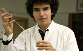 De ce canabisul este ilegal daca vindeca cancerul? Galateni Celebri La 18 Ani Robert Este Decis SÄƒ Descopere Un Medicament Pentru Vindecarea Cancerului Considerat Maladia Secolului DorinÅ£a Lui Este SÄƒ Fie Implicat In Crearea Unor Medicamente Care SÄƒ Vindece