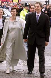 Anthony charles lynton tony blair wurde am 6. Kristina Schroder Und Ihr Mann Ole Die Bundesfamilienministerin Ist Nun Zum Ersten Mal Mutter Geworden Andere Politikerinnen Haben Es Vorgemacht Wie Unsere Bildergalerie Zeigt Stuttgarter Zeitung