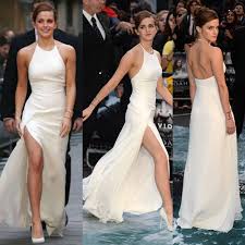 Emma watson isn't a hypocrite for posing braless, she's a hypocrite bc she publicly took aim @ beyonce for controlling her body the same way. Die Schonsten Bilder Von Emma Watson
