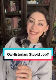 Replying to @Food vids No, Hunk/Scarecrow is not Dorothy's uncle. #wiz...