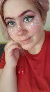 How do you do a full face of makeup while driving? Asking for a friend?  Fyi, I'm sitting safely in my kitchen as I type this, but now I wonder if  she