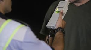 Sunt obligatorii prezentarea motivelor care au determinat amânarea aplicării pedepsei şi atenţionarea infractorului asupra conduitei sale viitoare şi a consecinţelor la care se expune dacă va. Student Prins BÄut La Volan Pe StrÄzile Din IaÈi TanÄrul Gonea La Volanul Unui Bolid Cand A Fost Tras Pe Dreapta De PoliÈiÈtii IeÈeni La Audieri TanÄrul A Recunoscut Totul