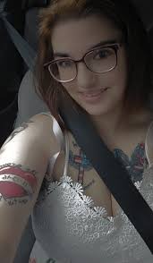 Looking to make friends with people my age (20s)