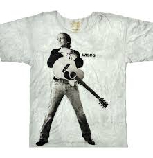 His career began at the beginning of the 80s with a list of songs like bollicine, vita spericolata and colpa d'alfredo which shook the social. Kaufe T Shirt Vasco Rossi Tracks 2 Offizielles Emi Music Produkt
