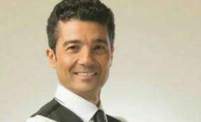 28 مارس, 2015 الساعة 9:40 ص. Ø®Ø§Ù„Ø¯ Ø§Ù„Ù†Ø¨ÙˆÙŠ Ø­ÙŠØ§Ø© Ø¹Ø§Ø·ÙÙŠØ© Ø¨Ø¹ÙŠØ¯Ø© Ø¹Ù† Ø§Ù„Ø£Ø¶ÙˆØ§Ø¡ ÙˆØ¹Ø¯Ø§ÙˆØ§Øª ÙƒØ«ÙŠØ±Ø© Ù„Ù‡ ÙÙŠ Ø§Ù„ÙˆØ³Ø· Ø§Ù„ÙÙ†ÙŠ
