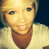 Kari Durham's Instagram, Twitter & Facebook