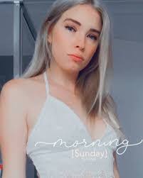 Leanne Dickson's Instagram, Twitter & Facebook