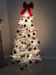 My White Christmas Tree And My Decorations Came From Family Dollar At A Very Low Price I Love Christmas Tree Christmas Tree Decorations White Christmas Tree