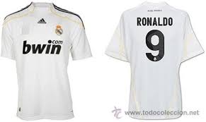 Cristiano ronaldo portera le maillot n°9 vous voulez acheter le nouveau maillot du real de madrid de cristiano ronaldo ? Real Madrid Ronaldo 9 Jersey