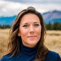 Gina Dowdy's Instagram, Twitter & Facebook