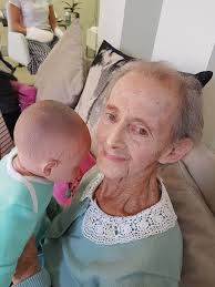 Jenelle tweeting about David this AM