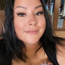 Glitter and gold gel nail designs by Robyn