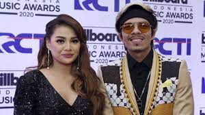 Aurel hermansyah anak sopan ,ramah dan baik hati. Aurel Hermansyah Pamer Cincin Dari Atta Halilintar
