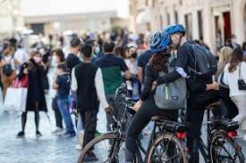 Mascherine all'aperto, da oggi stop all'obbligo. Gj7xeftqysrg8m