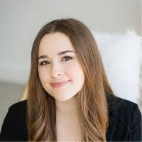 Ashlee Hull's Instagram, Twitter & Facebook