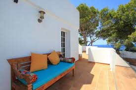 A outside garaje as well. Modernes Haus Im Ibiza Stil Zu Verkaufen In Cala Vadella