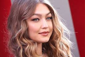 Tra (ri)conferme e novità le ultime tendenze della moda capelli vedono come . Acconciature Di Capelli Dell Autunno 2019 I Nuovi Trend