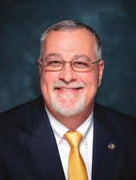 SENATE HANDBOOK 2022-2024 Mar 3 edits.indd