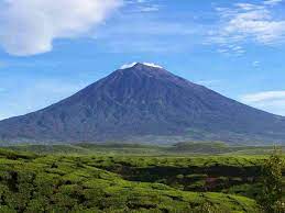 Didalamnya berisi deskripsi gunung yang merupakan titik tertinggi di 6 negara asean yaitu filipina, laos, kamboja, timor leste, brunei, dan singapura. Wow Gunung Berapi Tertinggi Di Asia Tenggara Ternyata Ada Di Indonesia