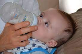 Selain memerhatikan cara membuat atau menyeduh susu formula yang benar, pemberian untuk bayi juga sebaiknya tidak anda lewatkan. Mencari Susu Formula Untuk Bayi 0 6 Bulan Agar Cepat Gemuk Tunggu Simak Dulu Fakta Perbadingannya Dengan Asi Berikut Ini Semua Halaman Nakita