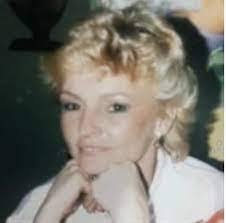 Robin Upton's Instagram, Twitter & Facebook