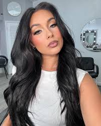 Ashley Zarate's Instagram, Twitter & Facebook