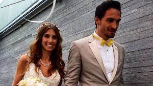 Cathy hummels (33) möchte ihren ehemann mats (32) nach dessen eigentor gegen frankreich jetzt besonders unterstützen. Hochzeitstag Cathy Und Mats Hummels Feiern Im Stadion Promiflash De