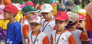 Dokumen, saya ingin bertanya, bolehkah anak berusia 11 tahun menggunakan buih muka, pek pori, dan sebagainya. Lawatan Dari Tadika Little Caliph Universiti Putra Malaysia