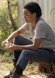 Sasha is trending on twitter worldwide after episode 8 premiere in japan! Sasha Williams Twd 7x5 Walking Dead Season Walking Dead Characters Walking Dead Zombies