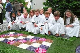 Der baum ist ein sehr beliebtes motiv. Donaueschingen Kein Blumenteppich An Fronleichnam Donaueschingen Umgebung Schwarzwalder Bote