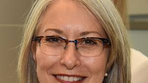 Karen Broussard's Instagram, Twitter & Facebook